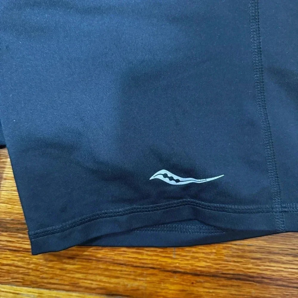 Saucony black shorts large - Picture 4 of 9